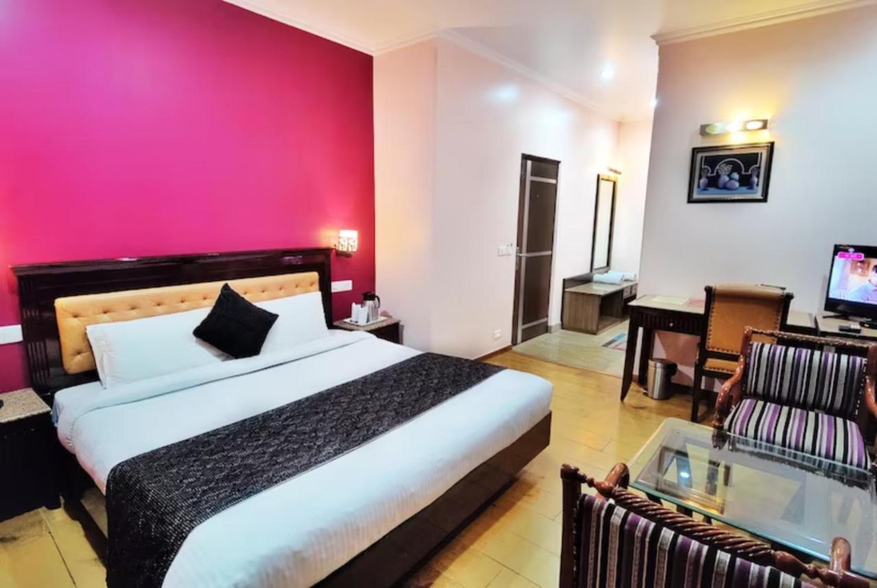 Hotel Marc Шімла Екстер'єр фото