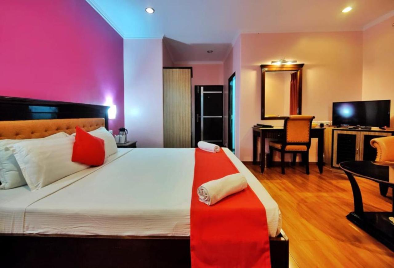 Hotel Marc Шімла Екстер'єр фото