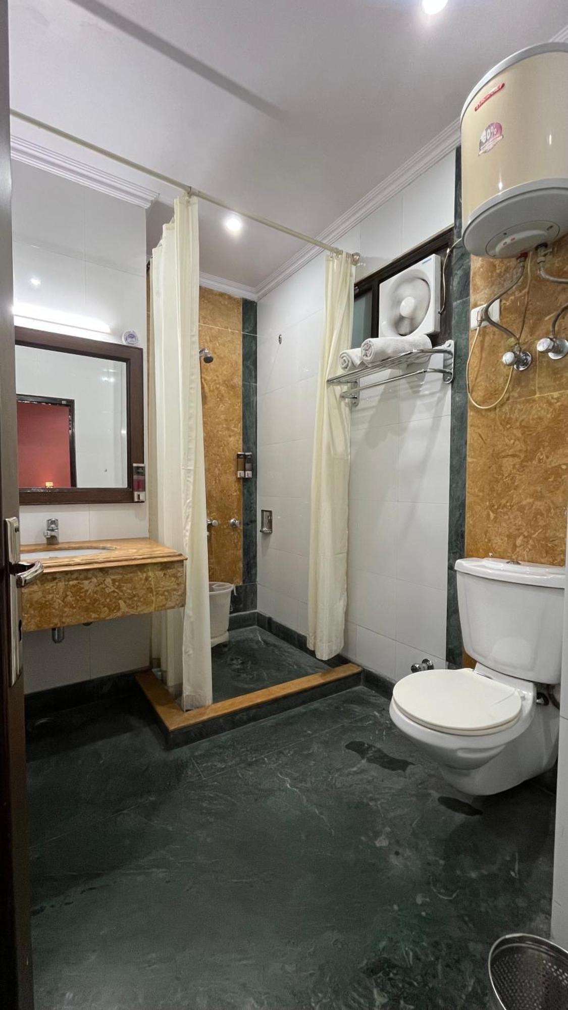 Hotel Marc Шімла Екстер'єр фото